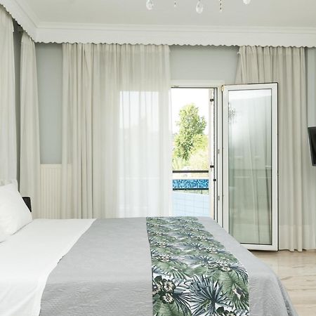 Glykanisos Suites Nea Peramos  Exterior photo