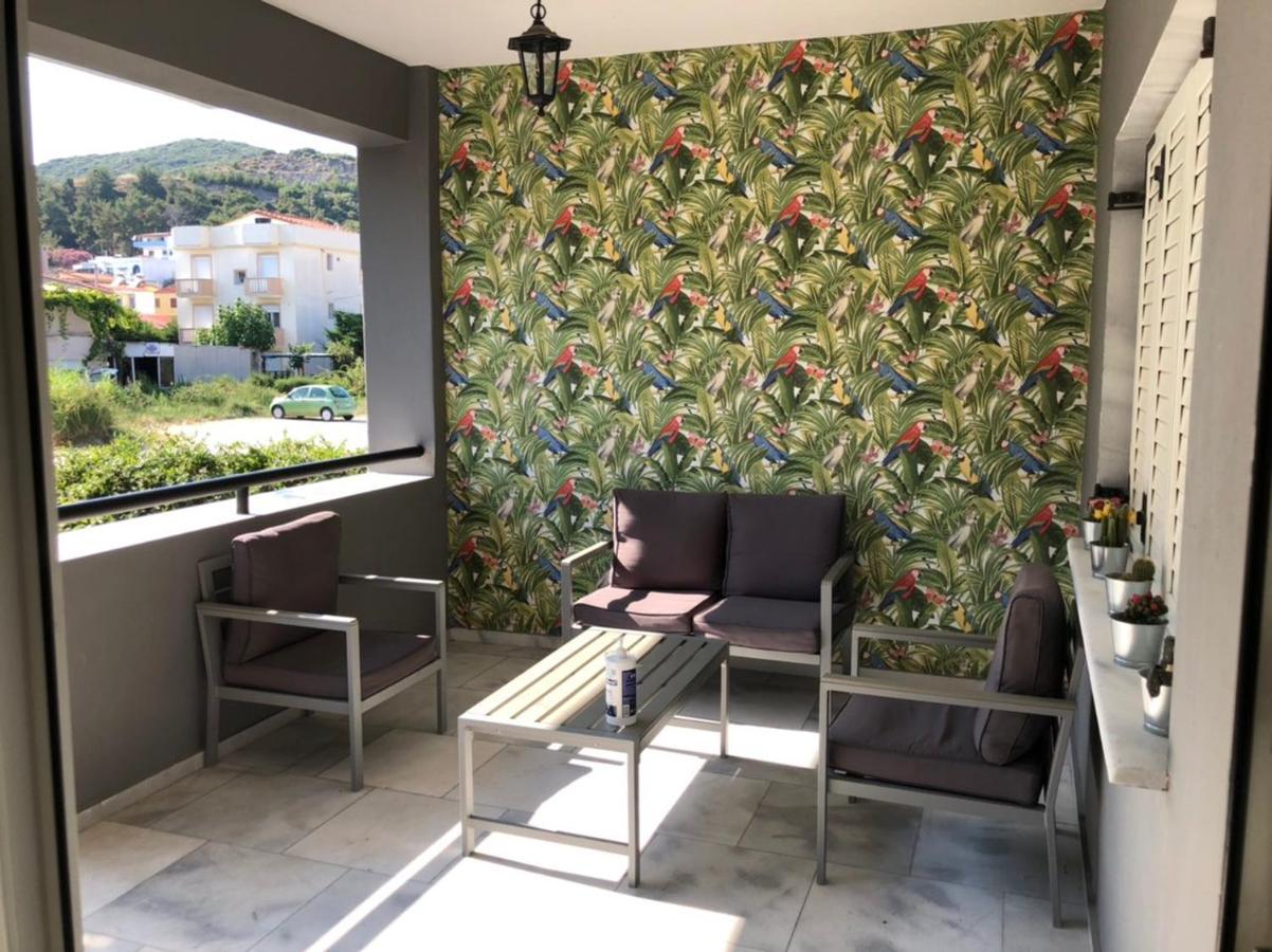 Glykanisos Suites Nea Peramos  Exterior photo